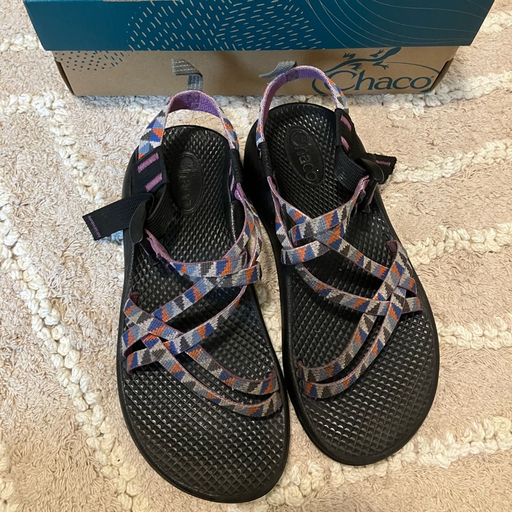size 4 girls chacos  (I’m a women’s 6)
